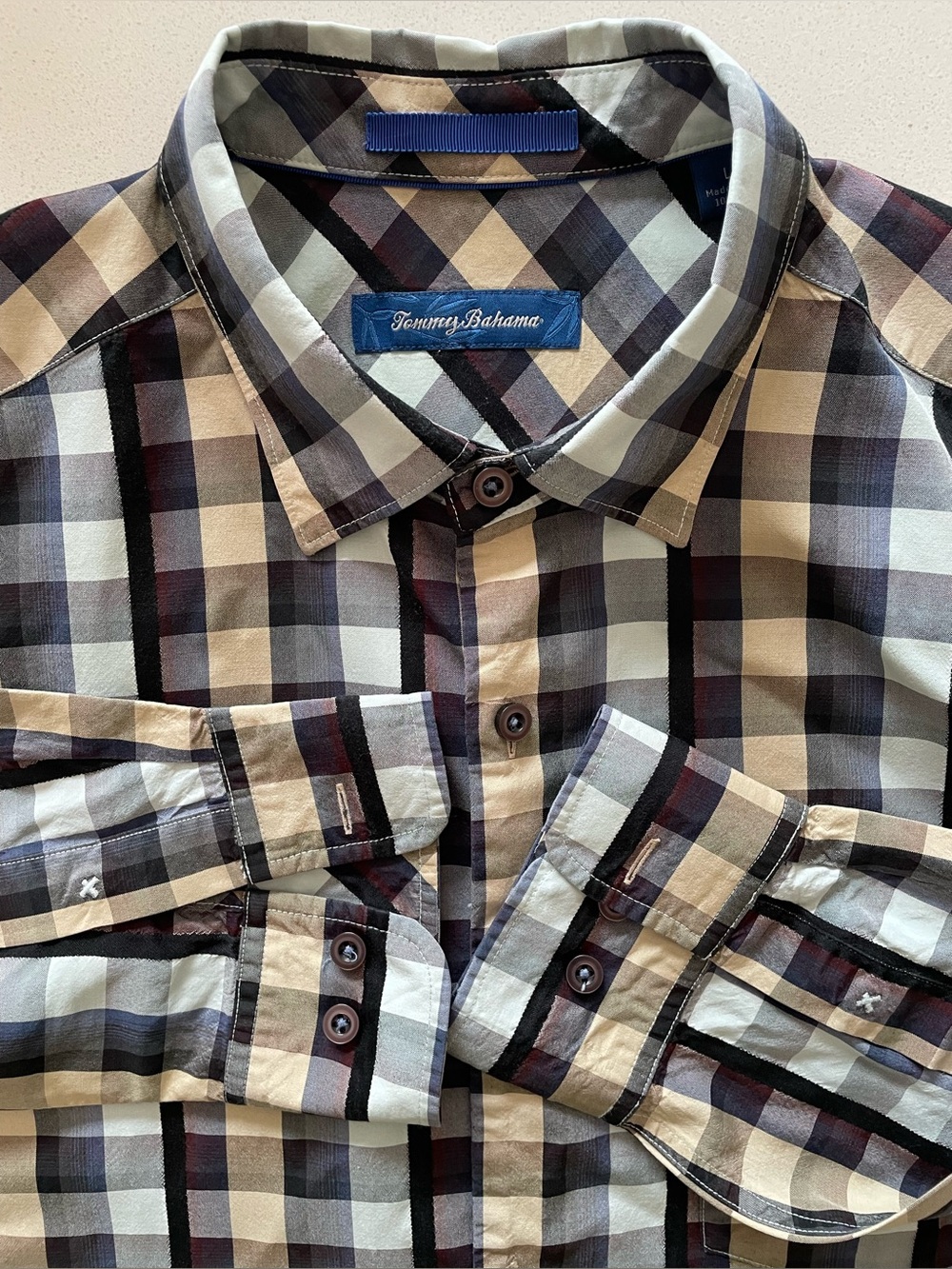 Tommy Bahama - all silk button up shirt Size Large